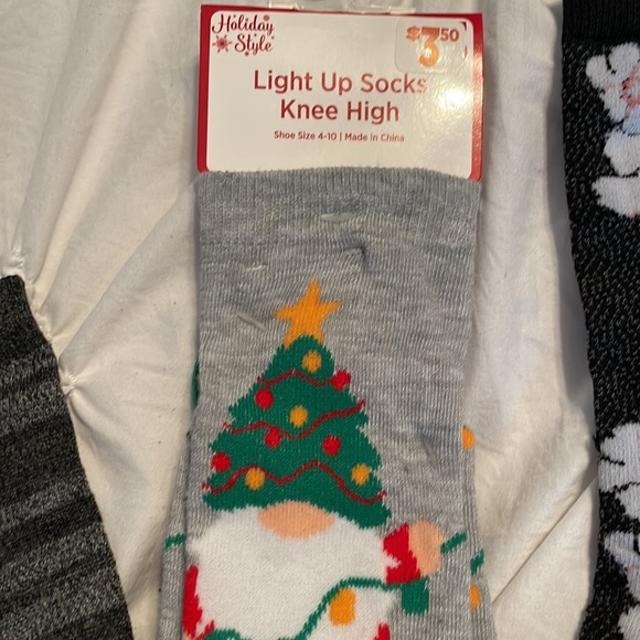 Women’s sock bundle - 2 NWT and 5 EUC like new pairs - Picture 4 of 8